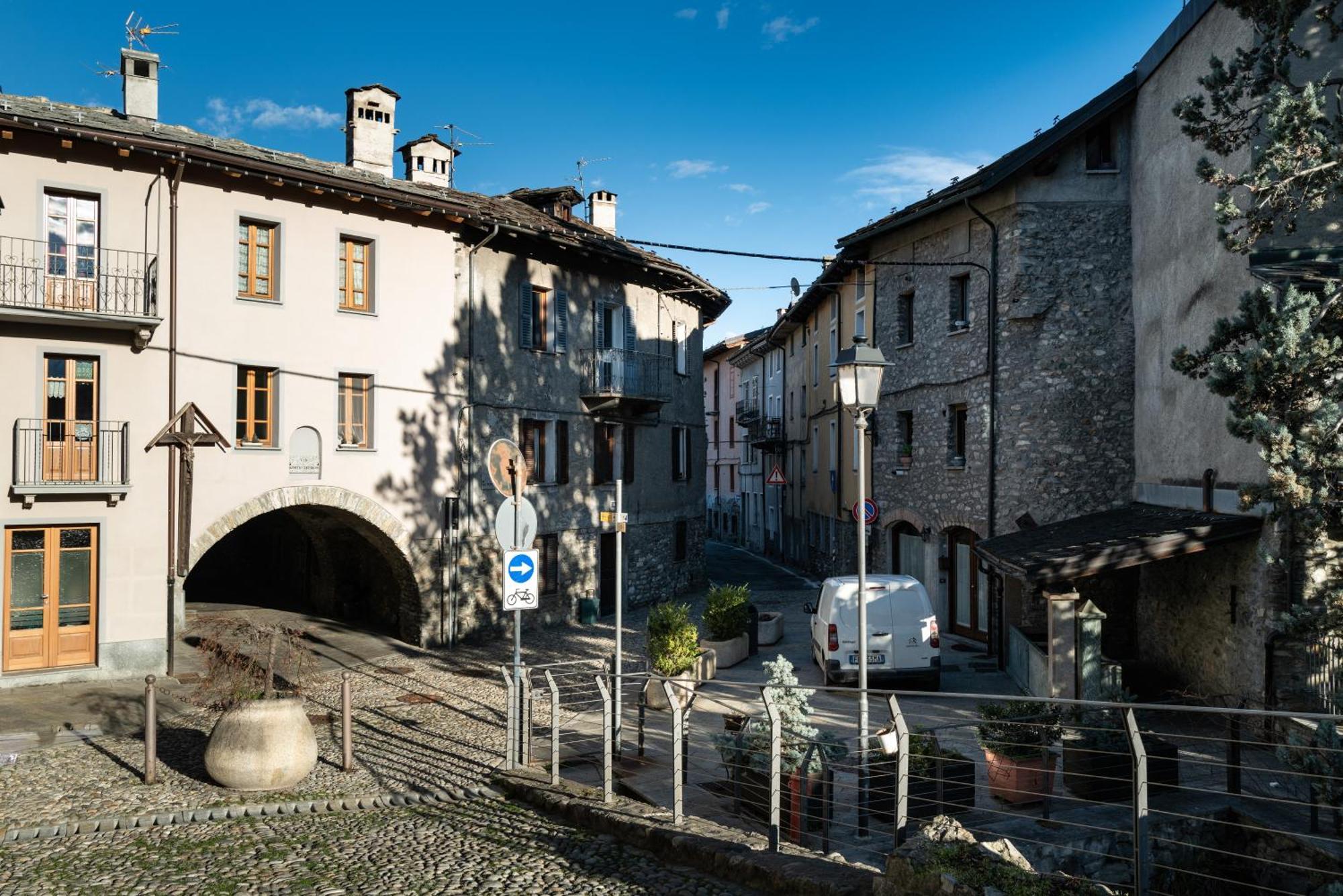 Alpine Apartment Aosta Exterior foto