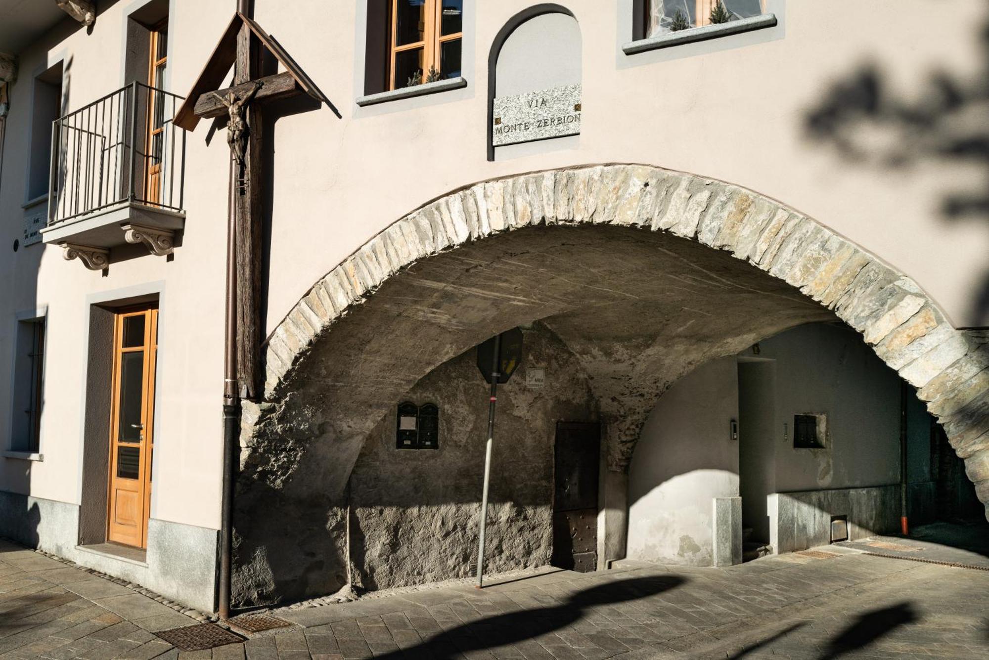 Alpine Apartment Aosta Exterior foto